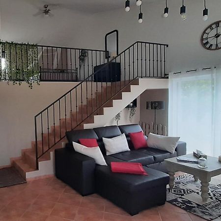 Vila A Casa Francesa Anceriz Exteriér fotografie