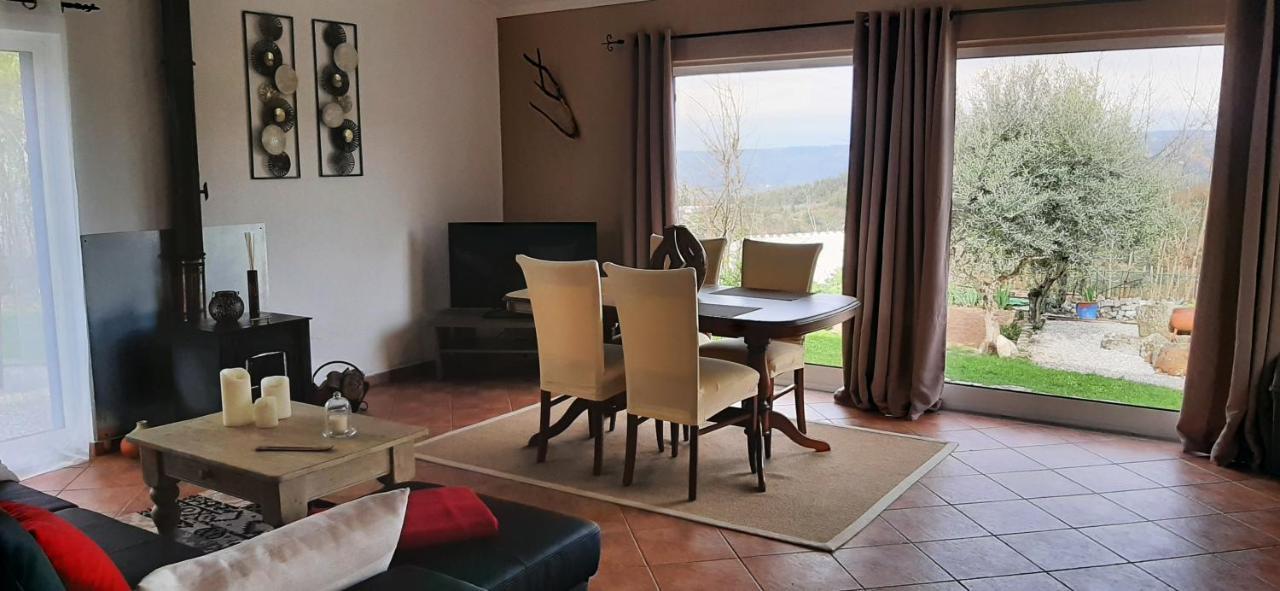 Vila A Casa Francesa Anceriz Exteriér fotografie