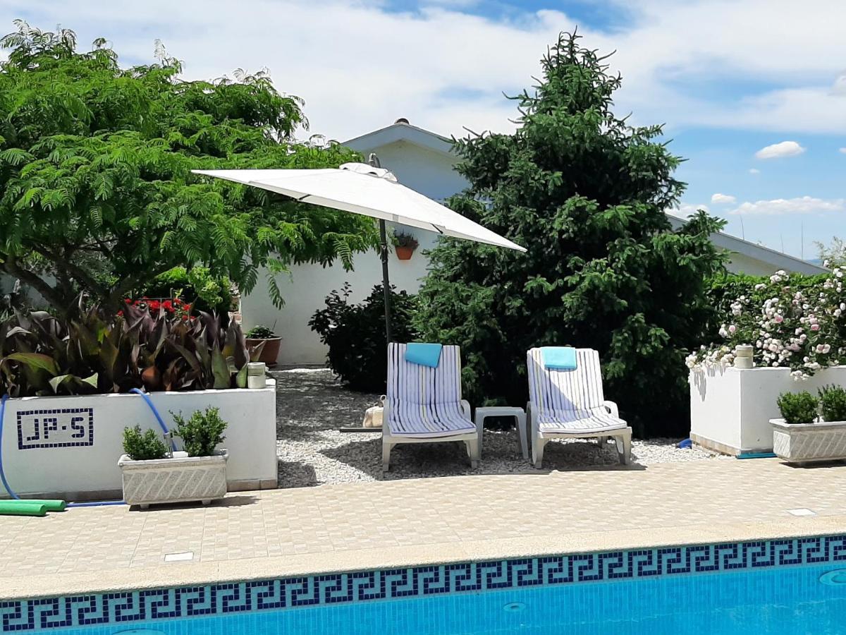 Vila A Casa Francesa Anceriz Exteriér fotografie
